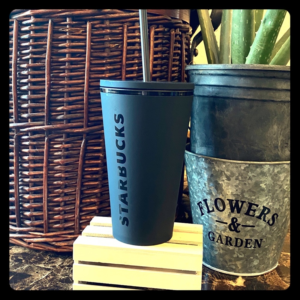 Starbucks Tumbler Matte Black‎ Finish